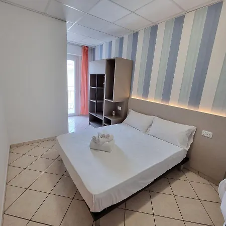 Mare Aparthotel 3*